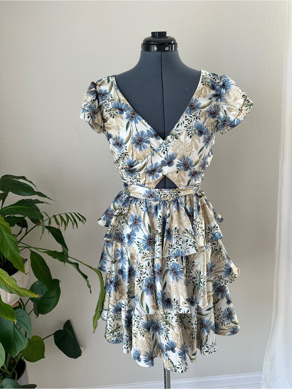 En Saison Cream and Blue Floral Midi Dress